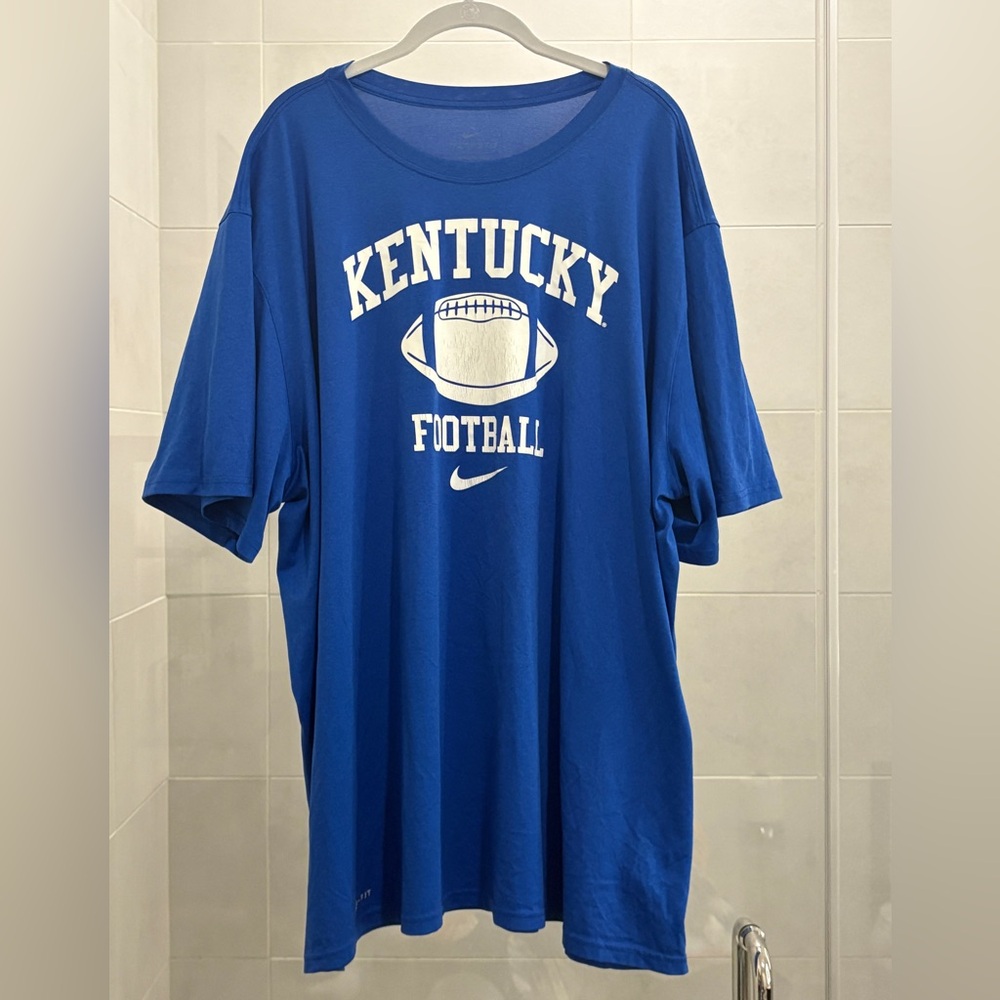 Men’s 4XLT Nike Dri-Fit Athletic T-Shirt
💙 University of Kentucky Wildcats 🏈